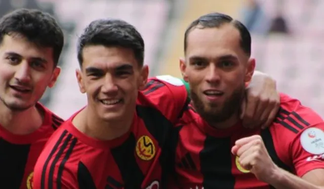 Eskişehirspor’da Veda Gibi Görünen Paylaşımlar Yanlış Anlaşıldı: Yol Ayrımı Yok!