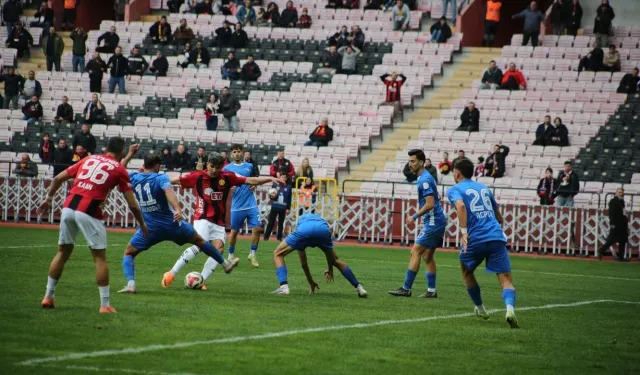 Fileleri 74 Kez Sarsan EsEs’in Dengesi: İçeride ve Dışarıda Santim Şaşmayan Gol Makinesi