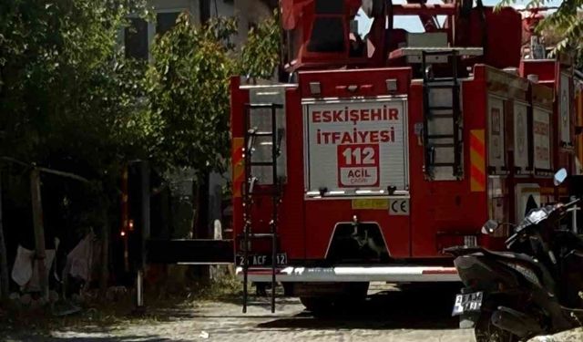 Ateşle Oyun Felakete Dönüştü: Ev Alevlere Teslim Oldu