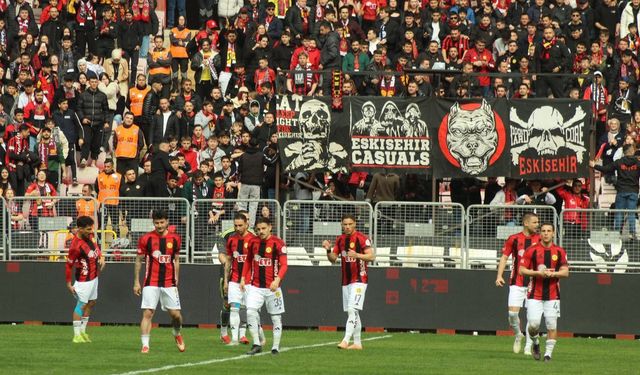 Süper Lig Devleri Genç Eldiveni Kapmak İçin Sıraya Girdi