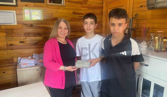 Eskişehir'de İki Çocuk Davranışlarıyla Takdir Topladı
