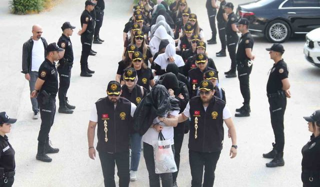 Eskişehir'de Masaj Salonlarına Baskın: 7 Şüpheli Tutuklandı