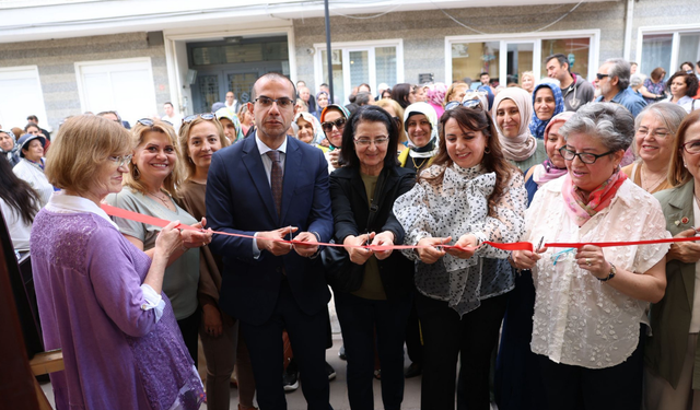 Kursiyerlerin Kağıt Rölyef Çalışmaları Büyük Beğeni Topladı