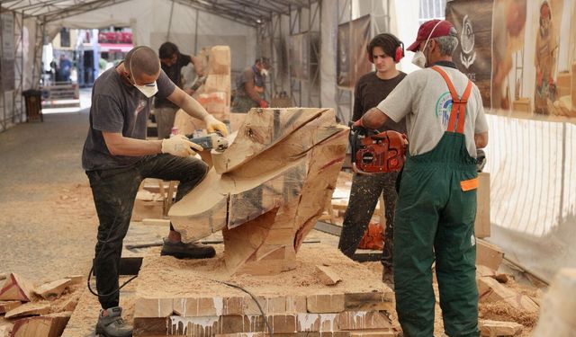 Odunpazarı'nda Ahşap Heykel Festivali Devam Ediyor