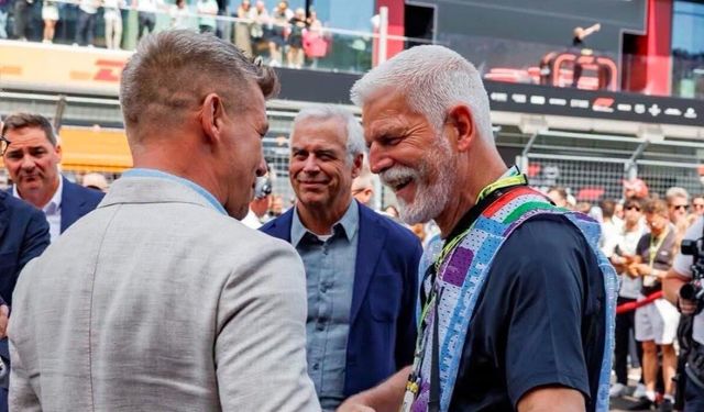 Cumhurbaşkanı Pavel'den Sürpriz: Formula 1'i Fotoğrafladı