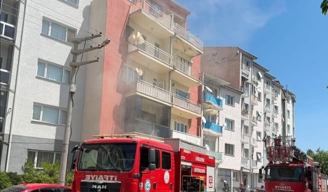 Eskişehir'de Kaynak Sırasında Çıkan Yangın Depoyu Sardı