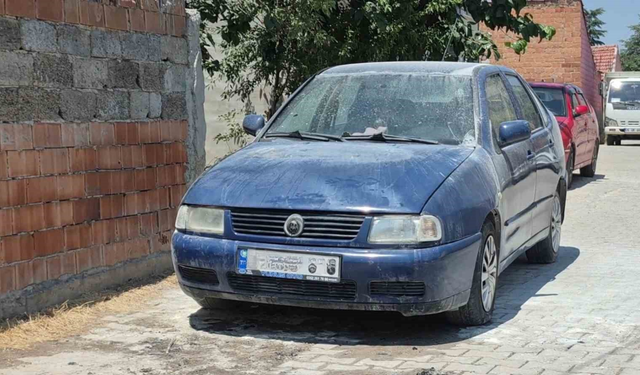 Eskişehir'de otomobilin elektrik aksamı yandı, facia önlendi