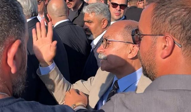 Eskişehir'deki Alzheimer Merkezi Açılışı Sonrası Özel’in Koruması ile Vekil Tartıştı