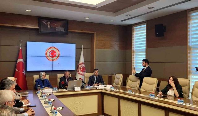 Öğrenciler TBMM'de Konuştu: Akıllı Telefonlar Yasaklansın