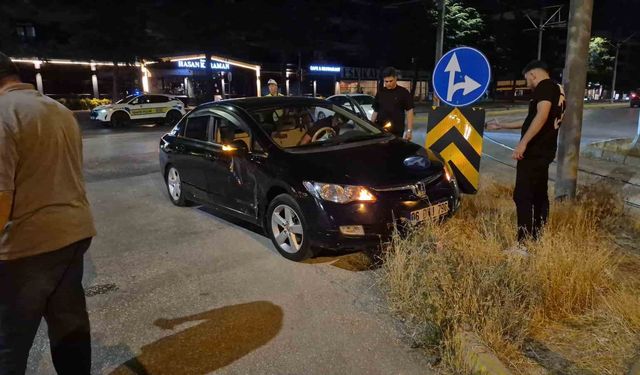 Eskişehir’de Otomobil ile Taksi Çarpıştı