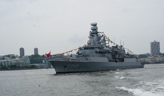 Türk Bayrağı Atlantik’te Gururla Dalgalandı