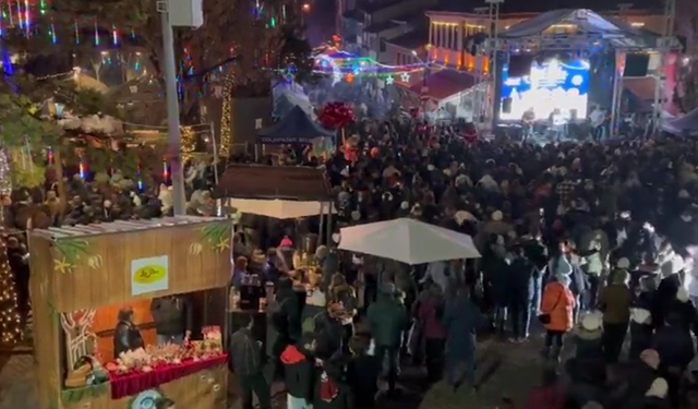 Eskişehir'de saldırıya uğrayan yeni yıl pazarına ziyaretçi akını