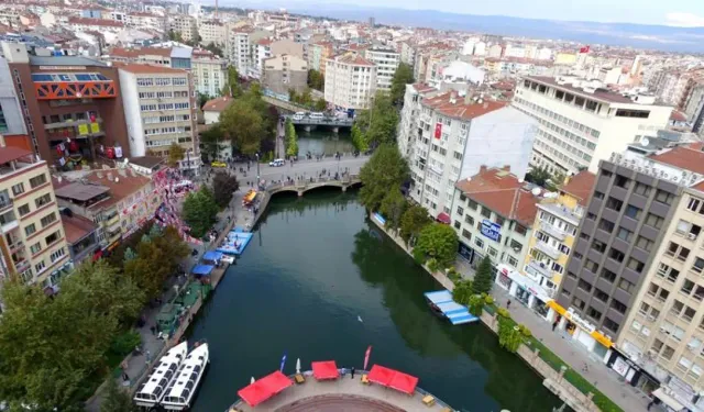 Tepebaşı Eskişehir Arası Kaç Km?