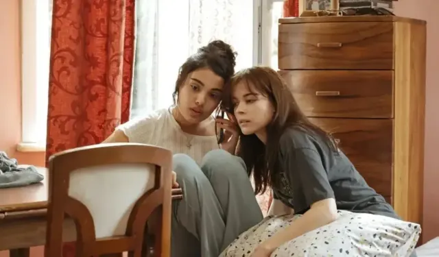 Çarpıntı Dizisinde Sezin Kimdir, Gerçek Adı Ne? Kaç Yaşında?