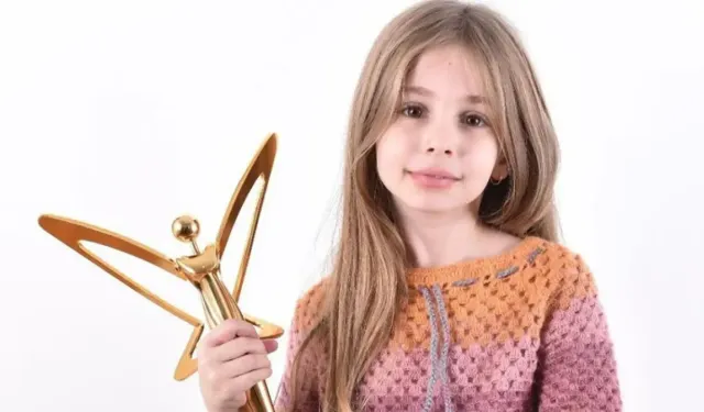 Azra Aksu kimdir, kaç yaşında, aslen nereli? İşte küçük yıldızın hayatı