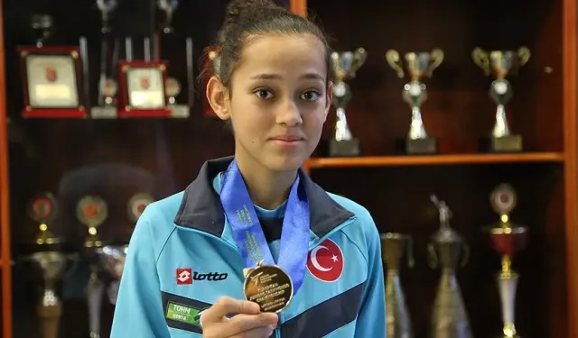 Dünya Şampiyonu Emine Göğebakan Kimdir? Türk Tekvandosunun Parlayan Yıldızı!