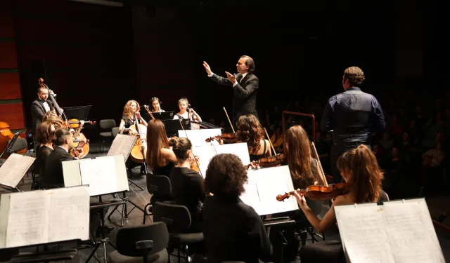 Etkileyici Performans: Senfoni Orkestrası Klasik Müziğin Devlerini Seslendirdi