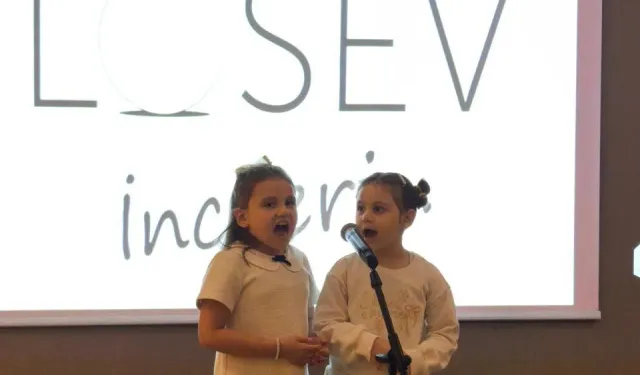 Kanseri Yenen Çocuklar ve Gönüllü Eğitimciler Aynı Sahnedeydi