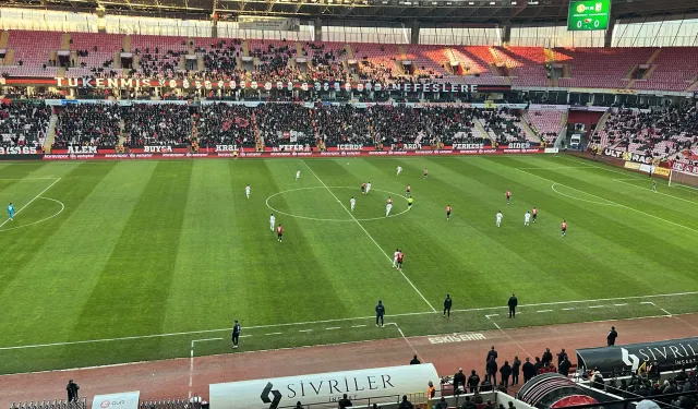 Eskişehirspor – Balıkesirspor Karşılaşması Başladı