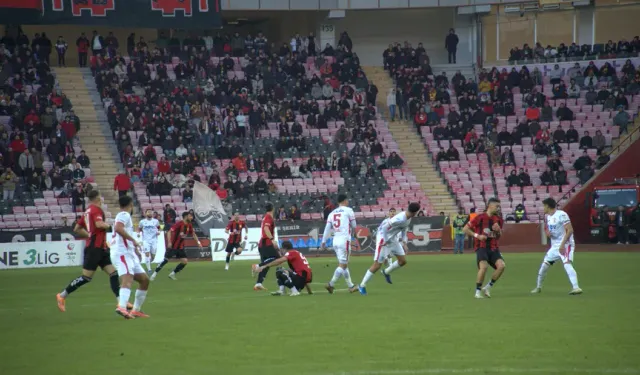 Eskişehirspor Evinde Ağır Darbe Aldı!