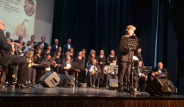 Eskişehir’de Türk Sanat Müziği Gecesi Sanatseverlerden Tam Not Aldı