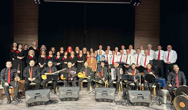Eskişehir’de Türk Halk Müziği Konseri Türküseverleri Buluşturdu