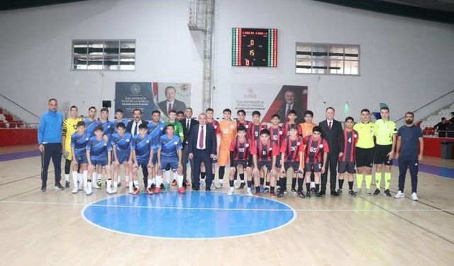 Bozüyük’te Okul Sporları Futsal Maçlarına Kaymakam Öztürk’ten Yakın Takip