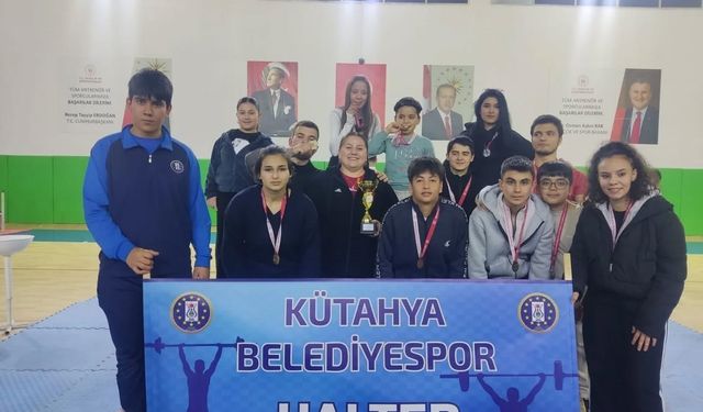 Ege Kupası Halter Şampiyonası’nda Kütahya Belediyespor’dan Büyük Başarı