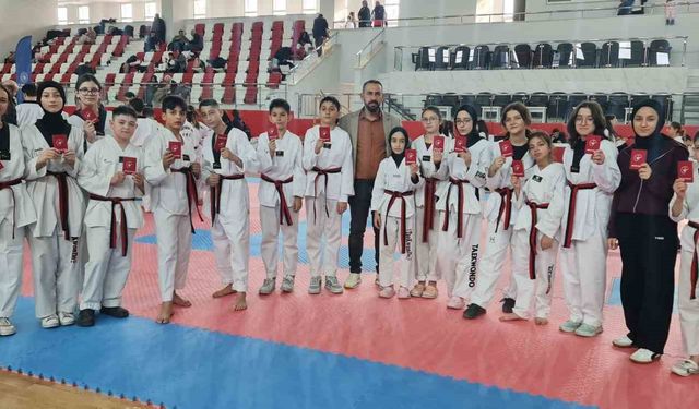 Siyah Kuşak Sınavında Afyonkarahisarlı Tekvandoculardan Büyük Başarı