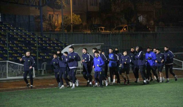 Söğütspor’da Yeni Teknik Direktör Savaş Akgün İlk Antrenmanına Çıktı