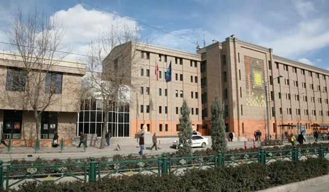 Eskişehir’de Tramvay Arızası Nedeniyle Yolcular Uzun Süre Bekledi