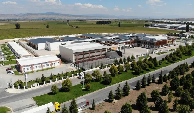 Özel Eskişehir OSB Meslek Lisesi, Avrupa'da "eTwinning Okulu" Unvanını Kazandı