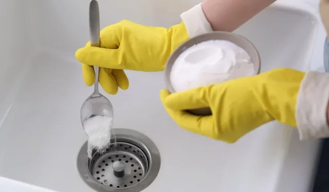 Lavabodaki Tıkanıklığı Açmanın 3 Kolay Yöntemi