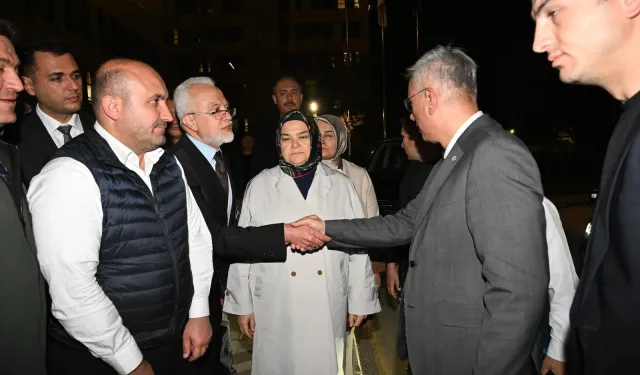 Bakan Memişoğlu, Eskişehir'de tedavi gören yaralı orman işçisini ziyaret etti