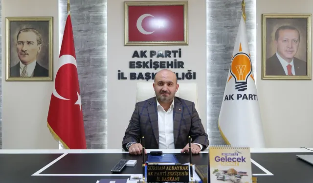 Albayrak’tan CHP İl Başkanı Yalaz’a Sert Çıkış: “Küresel Diplomasi Değil, Eskişehir’in Çukurlarını Konuşun”