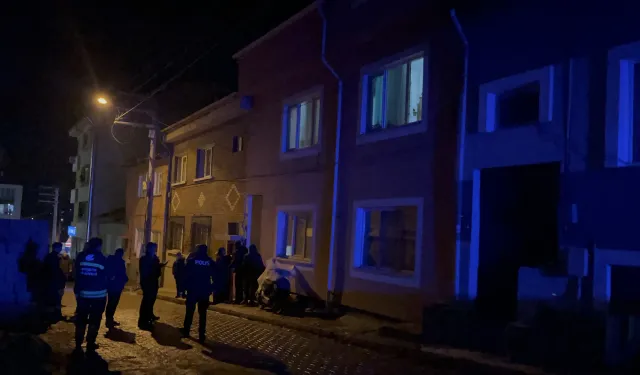 Eskişehir'de 3 Kattan Düşen Eneggeli bir Kadın Ağır Yaralandı.