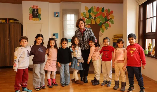 Ayşe Ünlüce Çocuk Sanat Şenliği'ni Ziyaret Etti