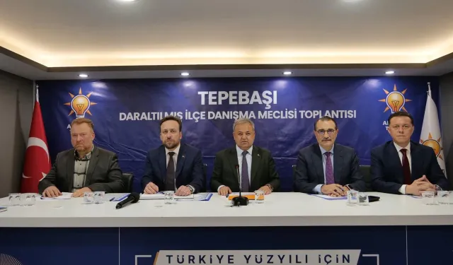 Ak Parti Tepebaşı’nda İlçe Danışma Toplantısı Yapıldı