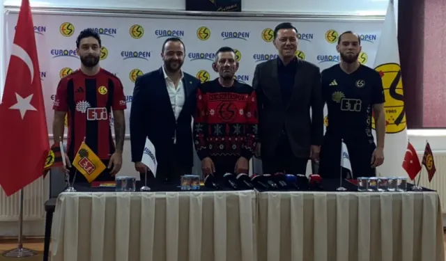 Eskişehirspor’a Sponsorluk Desteği: İki Oyuncu ile İmzalar Atıldı