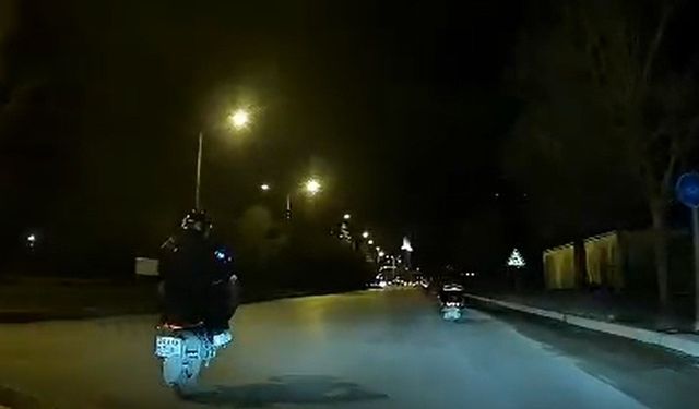 Eskişehir’de Tehlikeli Motosiklet Şovu Kameraya Yansıdı