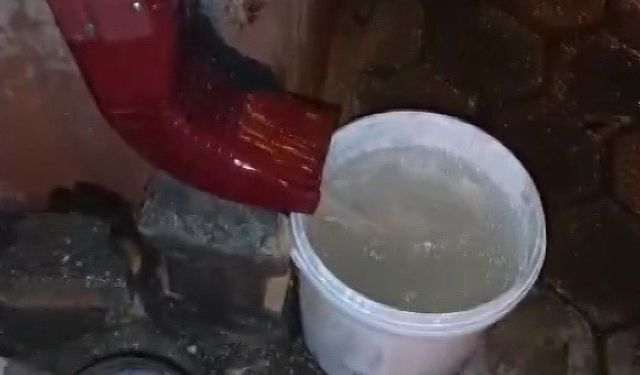 Velilerden Ani Su Kesintisine Tepki: “Çocuklar Okula Banyosuz Gidecek”