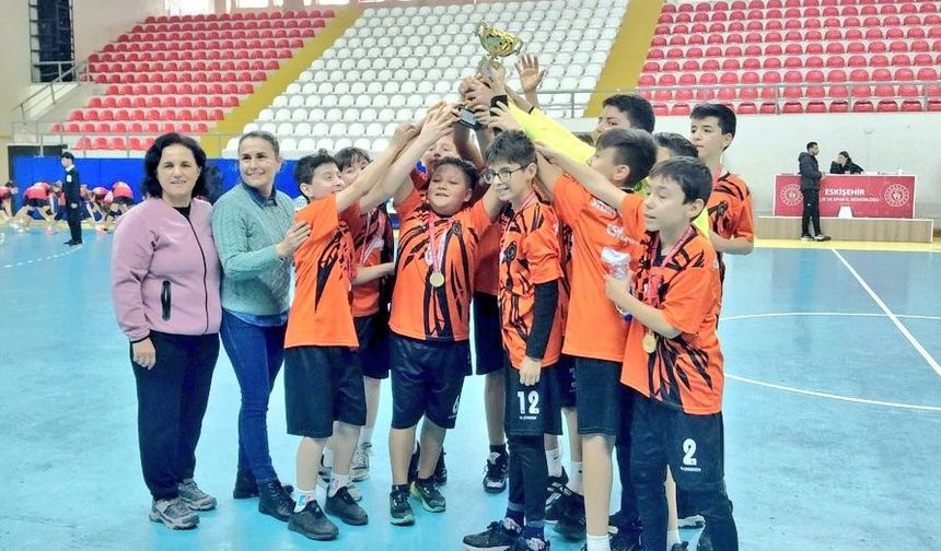 Okul Sporları Hentbol Müsabakaları Sona Erdi