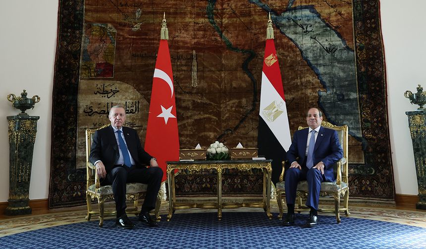 Cumhurbaşkanı Erdoğan, Kahire’de Sisi ile Görüştü