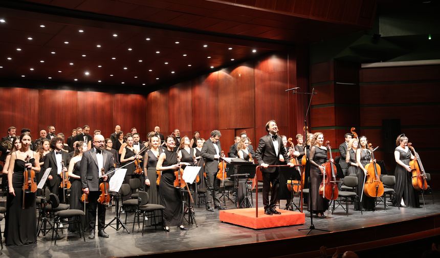 Senfoni Orkestrası'ndan 6 Şubat Depremi Anısına Konser