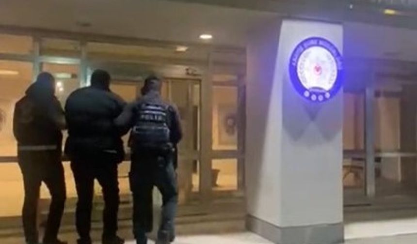 Interpol Kırmızı Bültenle Aranan Dolandırıcı Yakalandı