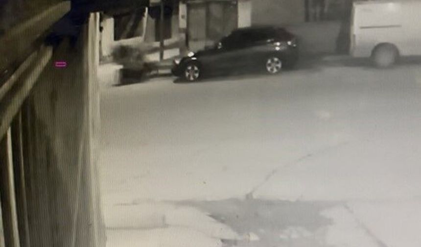 Motosiklet Kontrolsüzce ilk yayaya ardından duvara çarptı: 3 yaralı