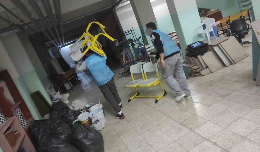 Okullar Yeni Döneme 6 Yükümlülün Eliyle temizlenmiş okulda başladı.