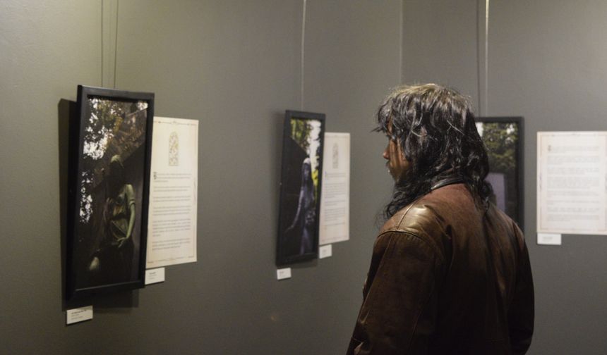 Mezar Taşları Sanatla Yorumlandı