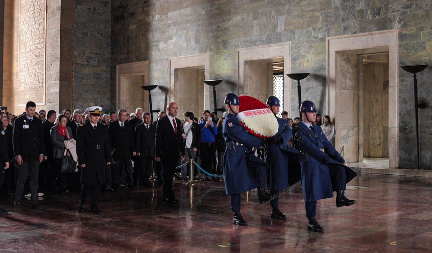 Eskişehir Alevi-Bektaşi Derneklerinden Anıtkabir'e Ziyaret