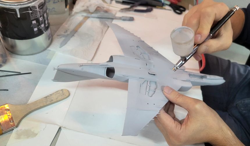 Model Uçak Tutkusu Atölyede Hayat Buldu